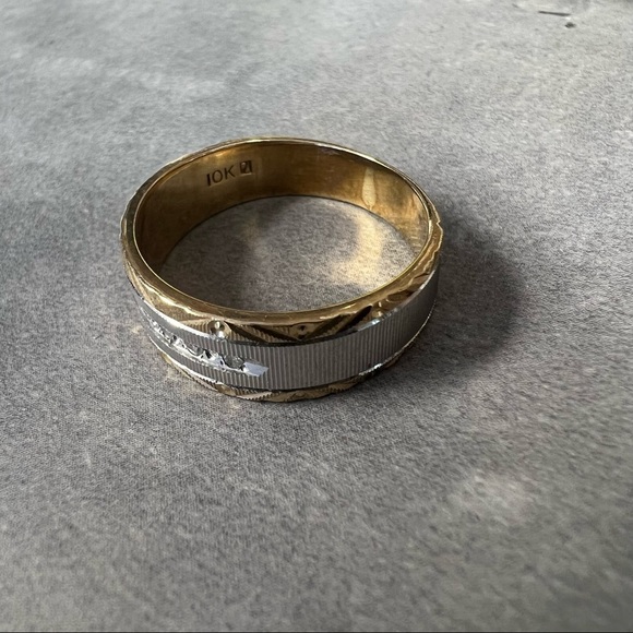 Men’s 10KT gold 2 tone wedding band with diamonds SZ 9 - Picture 5 of 6